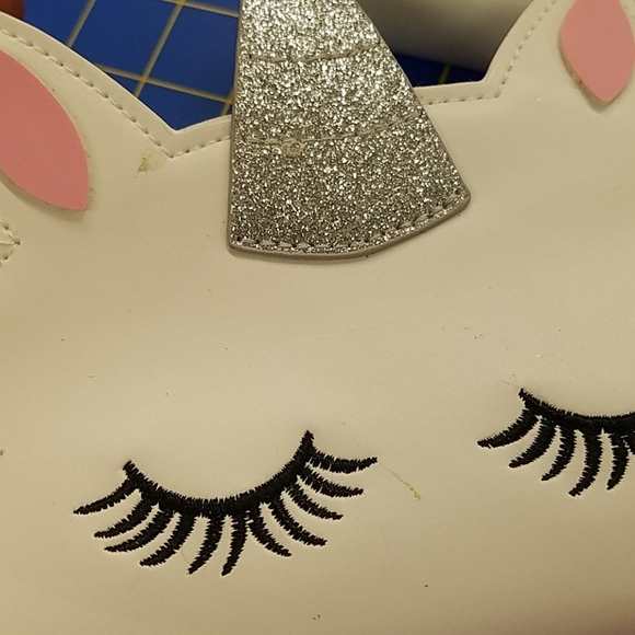 Unicorn Clutch Zipper Bag 7 x 5 x 1 - Picture 3 of 4